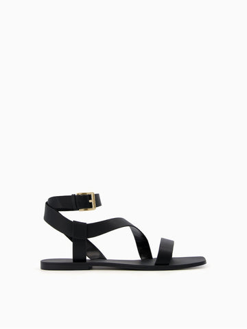 Platta sandaler med fotrem