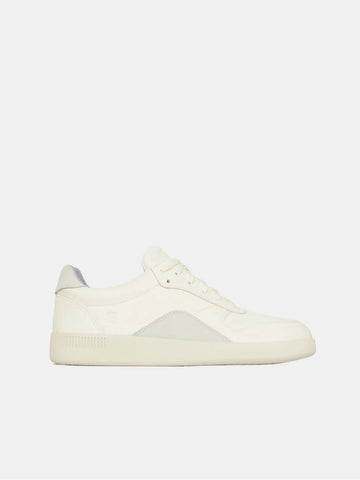 Den trampvit sneaker