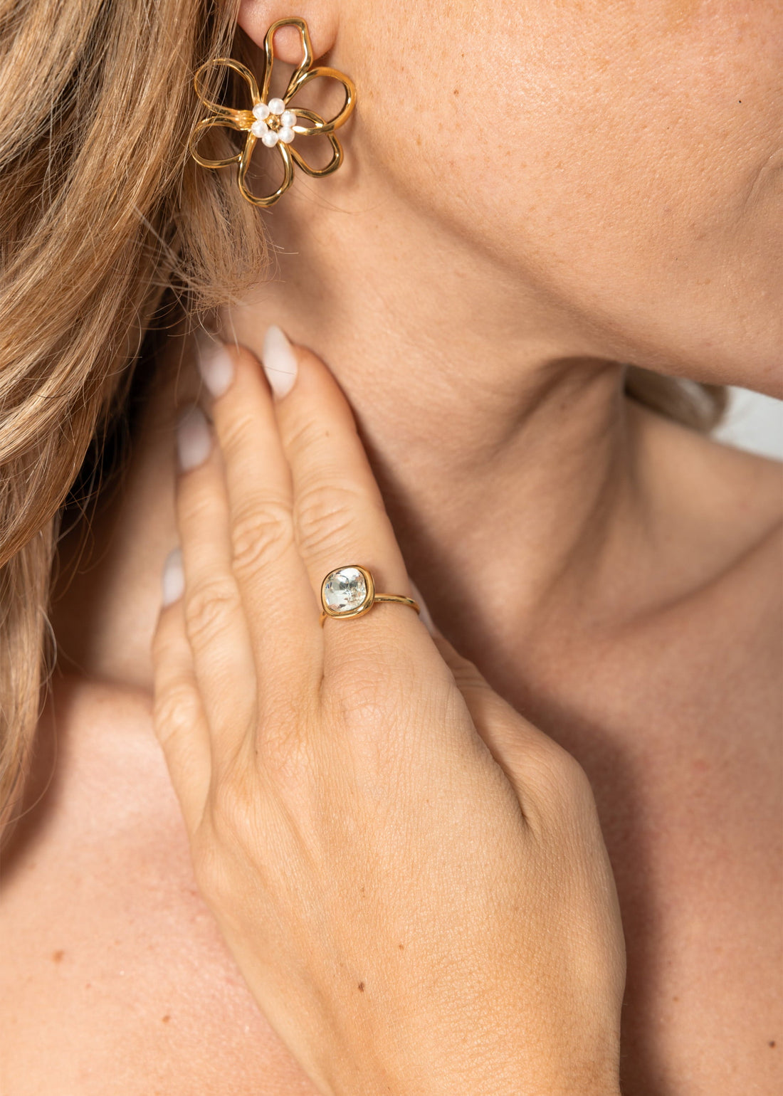 Ring MIT transparenttem Schmuckstein - Gold