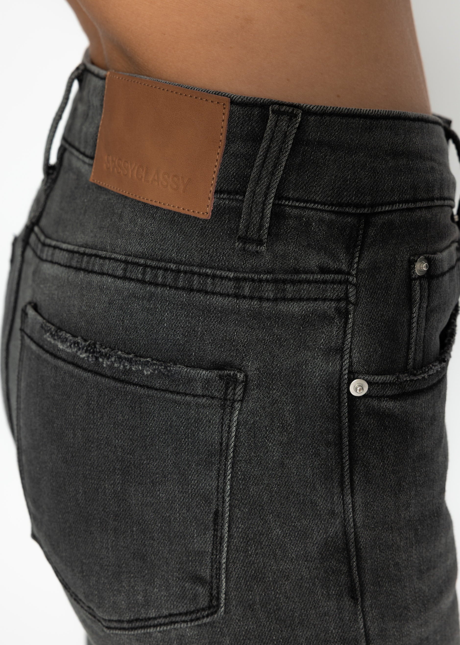 Högwaistiska smala jeans - Grau