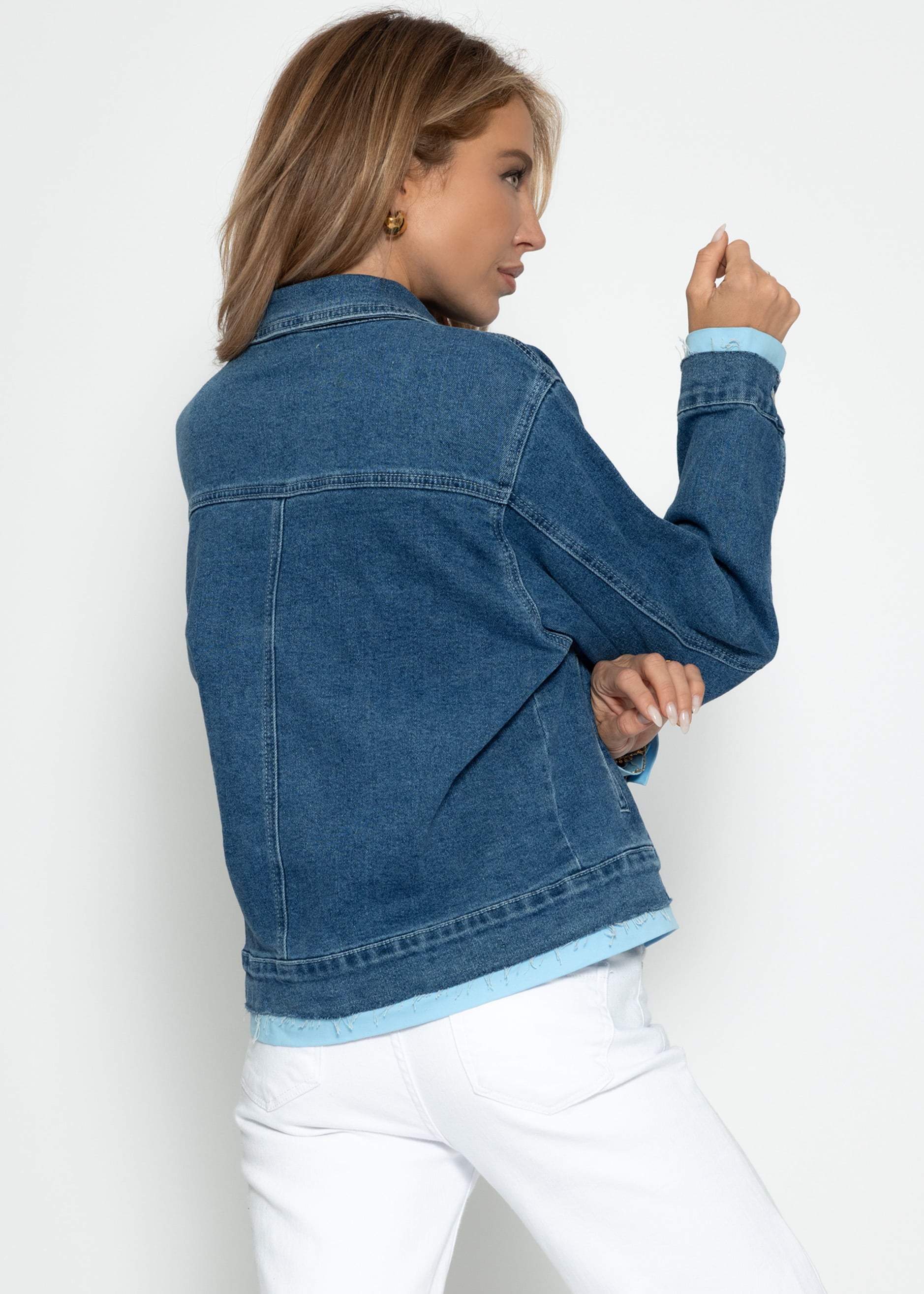 Jeans jacke mit kontrastsaum - blau