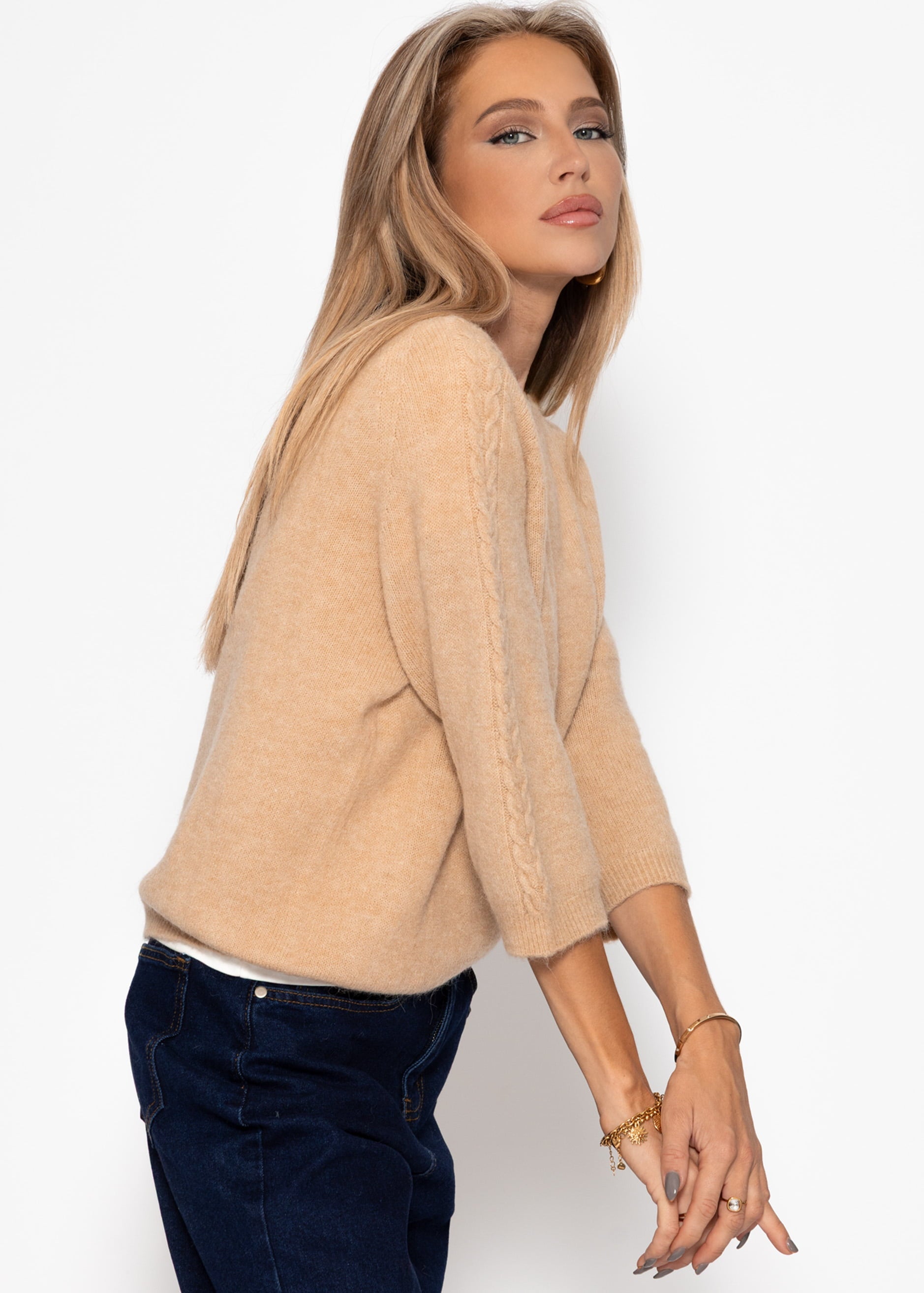 StrickoBerteil mit zopfmuster -detail - beige