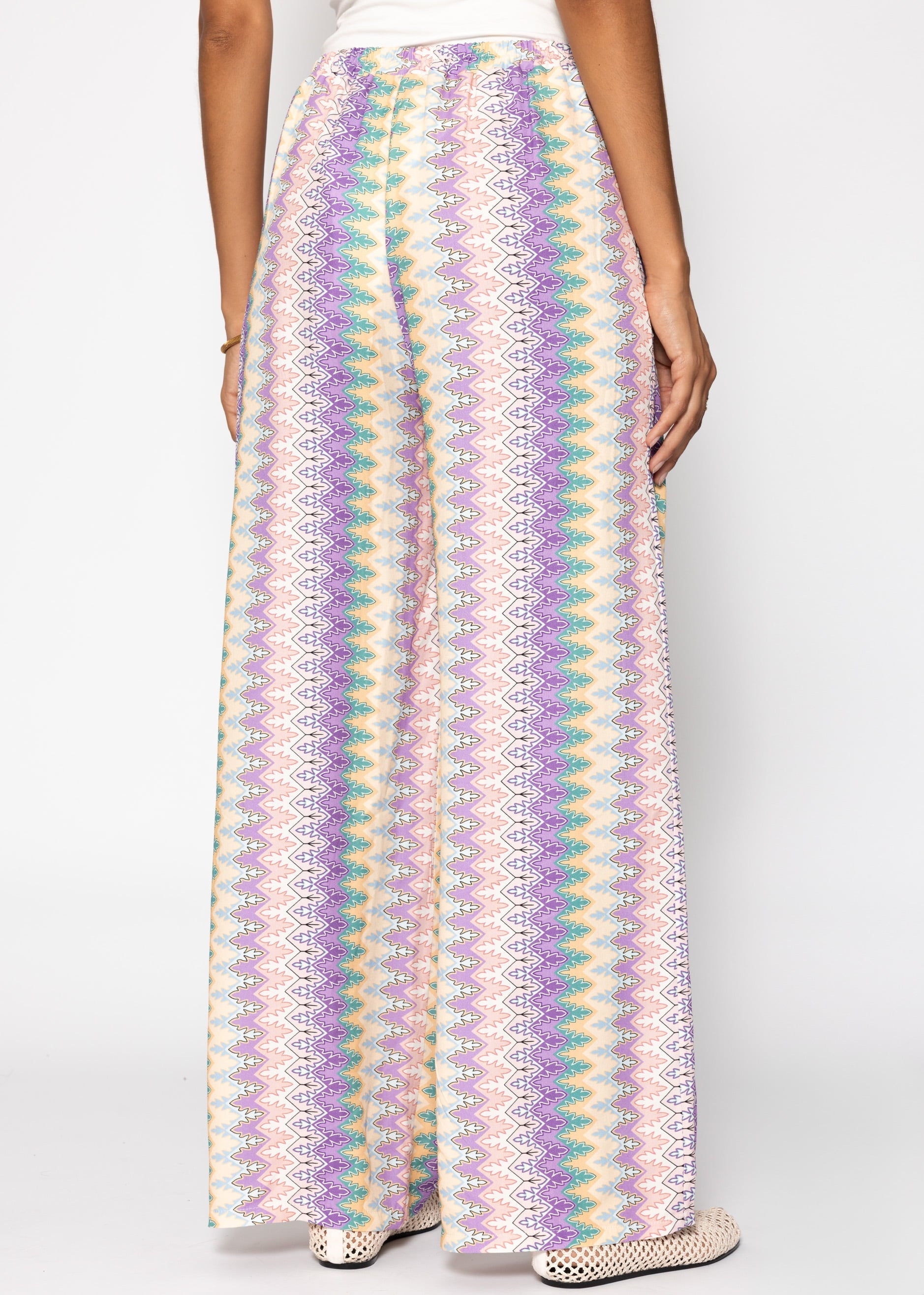 Weite slang mit multicolor-muster-flieder-rosa