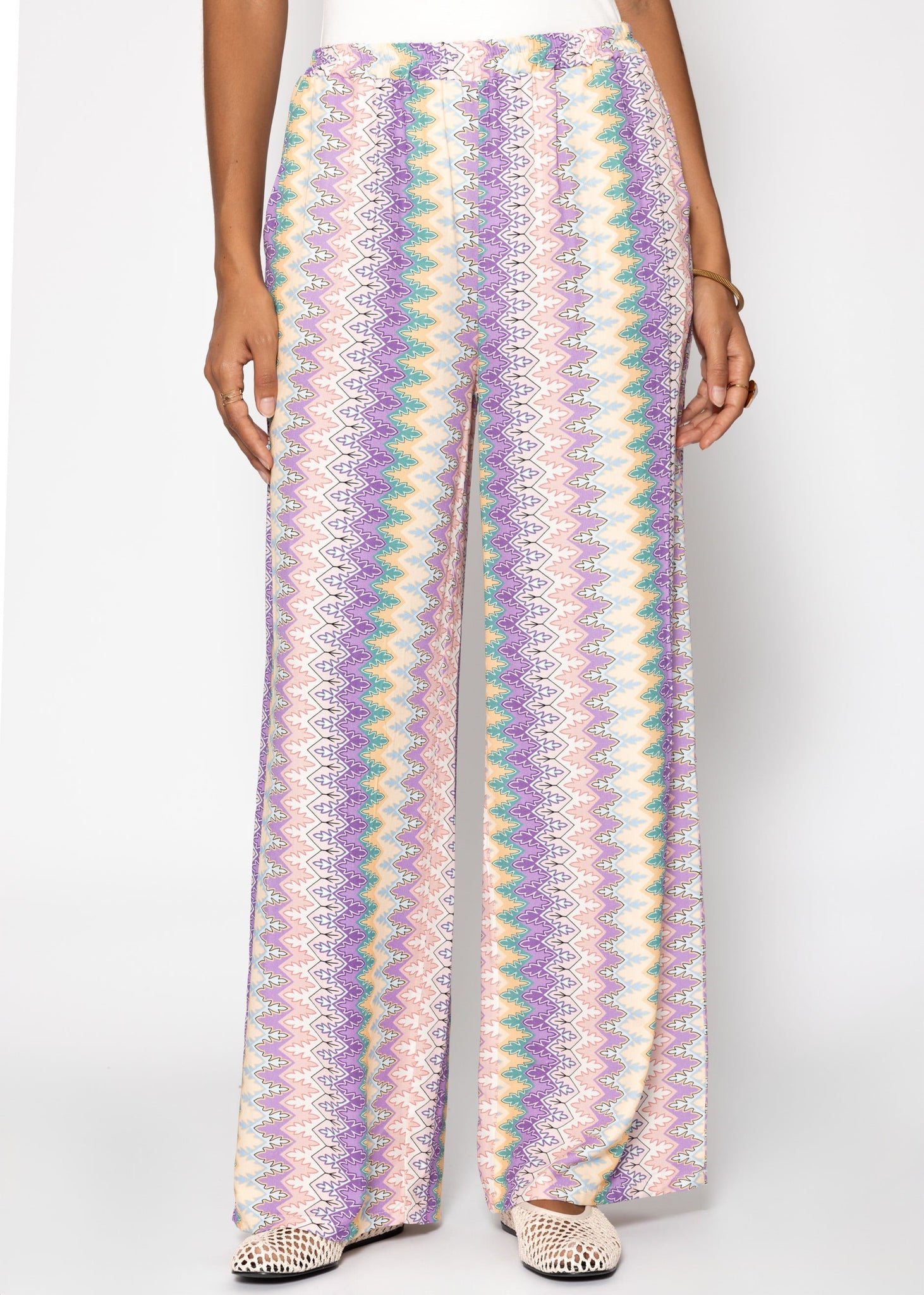 Weite slang mit multicolor-muster-flieder-rosa