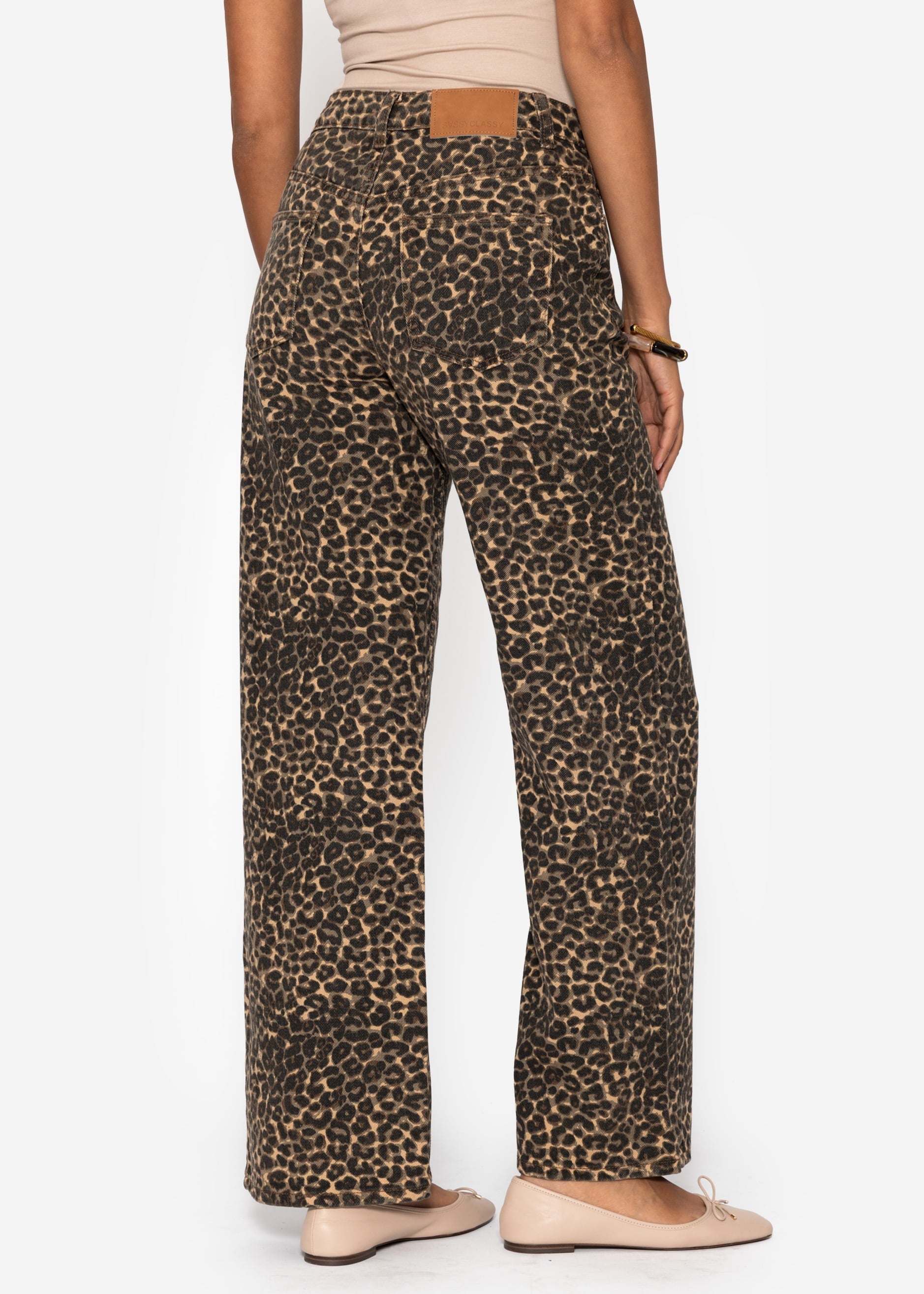 Breet Leg Jeans Mëllech Houfhem am Leo-Print - Beier
